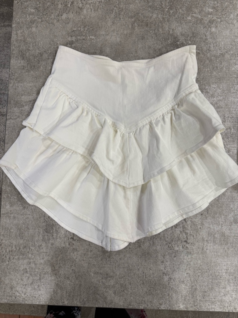 MOTHER White ruffle tier skirt size 30